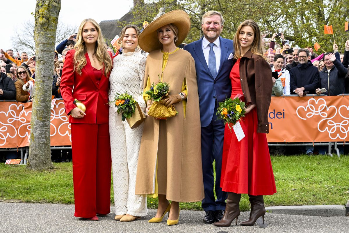 Zien: rood, wit en geel voor Máxima, Amalia, Alexia en Ariane deze Koningsdag!
