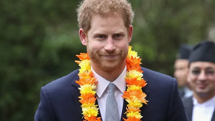 Royal Flower Power: zo draag je een bloemenslinger