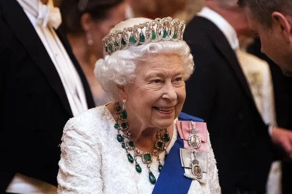 Queen Elizabeth met de tiara in 2019 (NL Beeld)