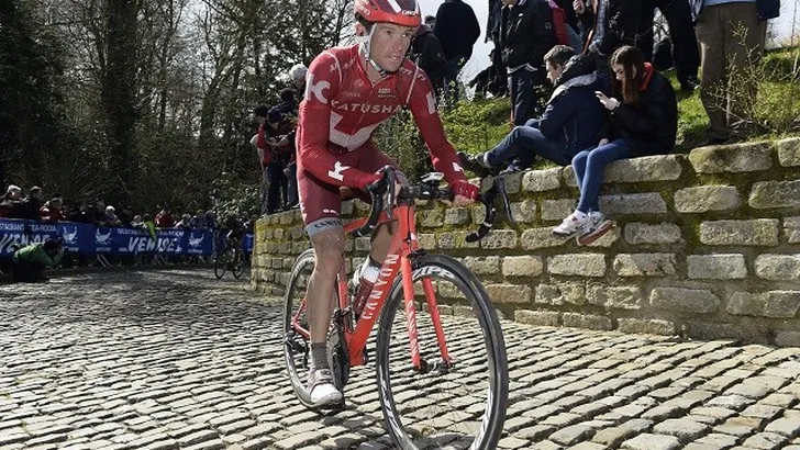 Vuelta: Lagutin wint op steile La Camperona, Quintana nieuwe rode trui