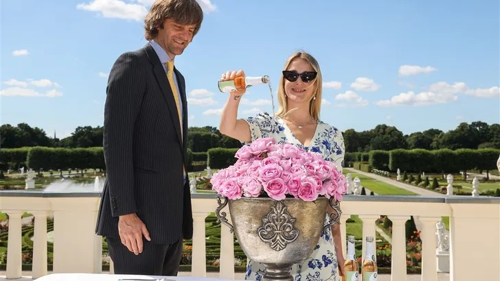 Prinses Ekaterina doopt de Queen Mary