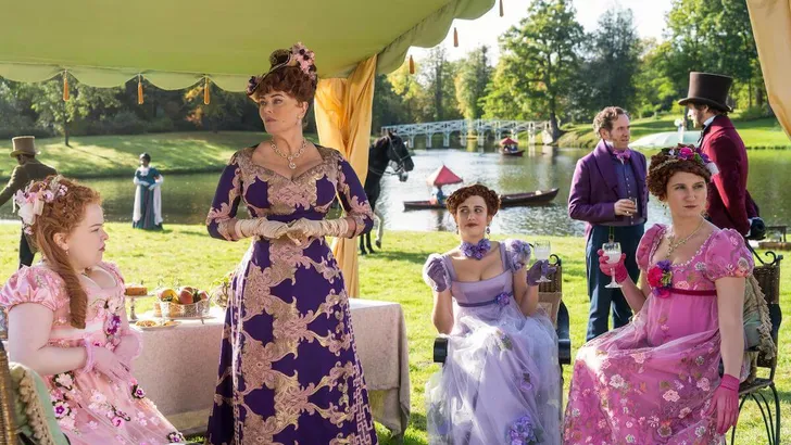 BRIDGERTON (2020) - POLLY WALKER  - BEN MILLER  - HARRIET CAINS  - BESSIE CARTER  - NICOLA COUGHLAN. Episode 1x2.