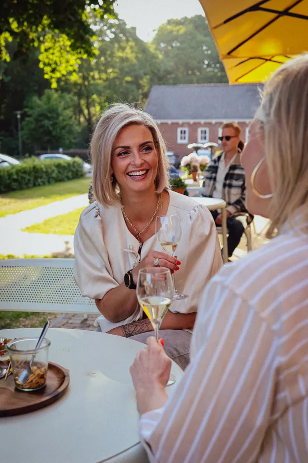 Genieten geblazen op het terras van Hotel Ryder