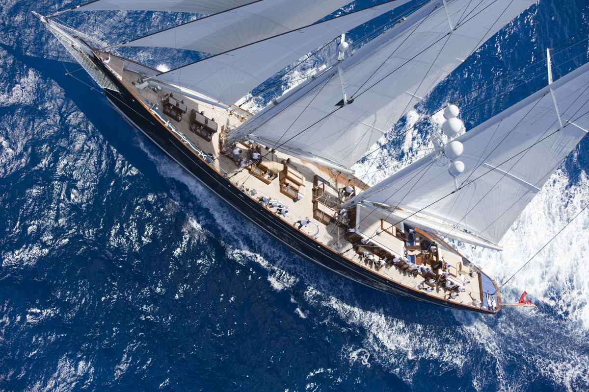 Iconische 52 meter lange Royal Huisman zeiljacht Meteor te koop | Nautique