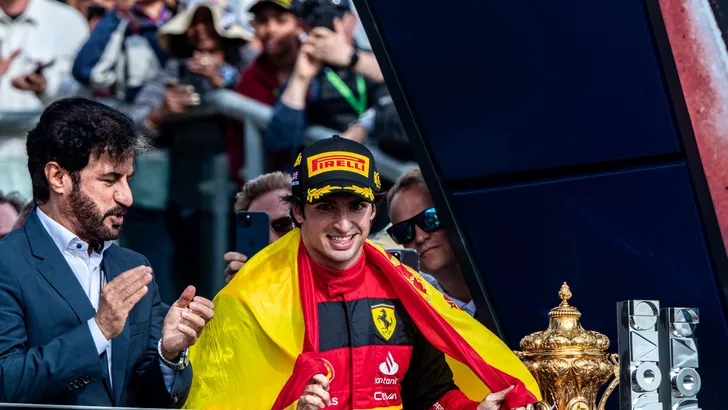 Gerommel bij Ferrari: 'Deel team wilde niet juichen voor Sainz'
