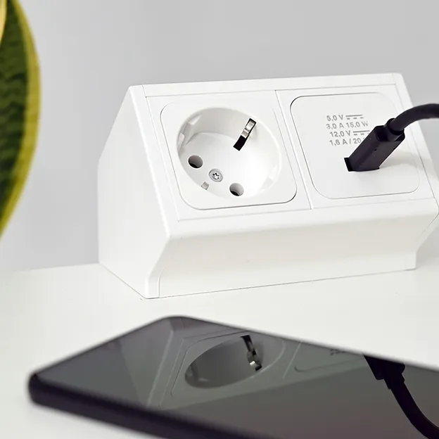 stekkerdoos oplader telefoon