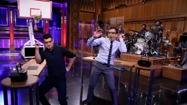 Filmpje! Taylor Lautner 'basketbalt' tegen Jimmy Fallon