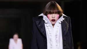 Viktor & Rolf: schouders op eenzame hoogte