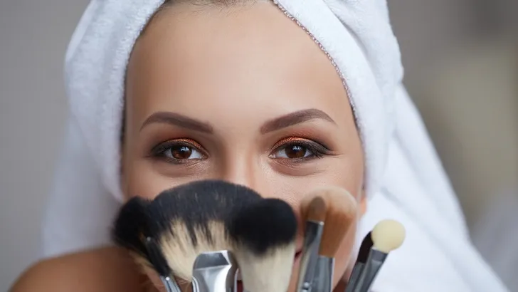 De makkelijkste manier om je make-upkwasten schoon te maken