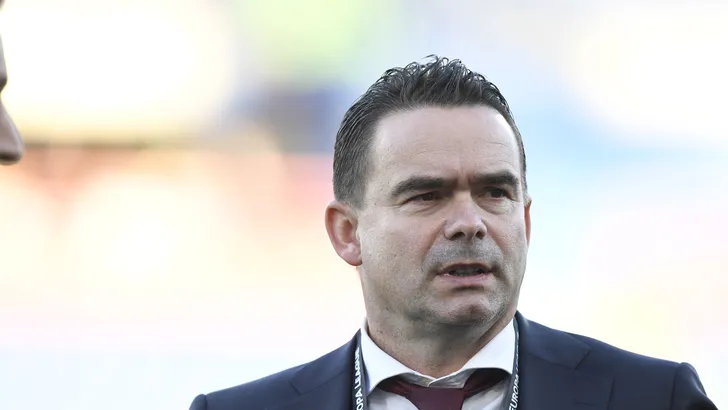 Marc Overmars gepresenteerd bij Antwerp: ‘Wat bij Ajax gebeurde, gebeurt niet nog eens’