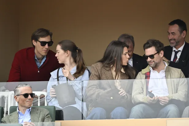 Prinses Alexandra van Hannover met partner Sylvester Strautmann en Charlotte Casiraghi met Nicolas Mathieu bij de Monte Carlo Rolex Masters, april 2026.