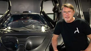 Koop de pre-productie McLaren P1 van Mika Häkkinen