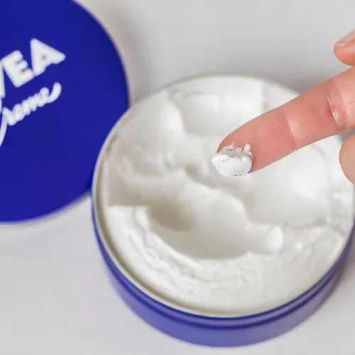 Waarom we nog steeds groot fan zijn van de blauwe Nivea-pot