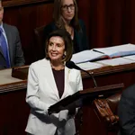 Waarom Nancy Pelosi wit droeg op haar laatste dag als Speaker