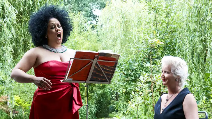 Tania Kross, Maria Goos, Nouveau