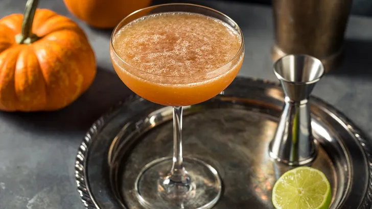 Happy Hour! Wat dacht je van een Pumpkin Spice Martini? 