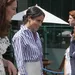 Deze gewoonte neemt prinses Lilibet over van haar moeder, hertogin Meghan. – Foto van Meghan Markle met prinses Kate bij Wimbledon, zomer 2018.