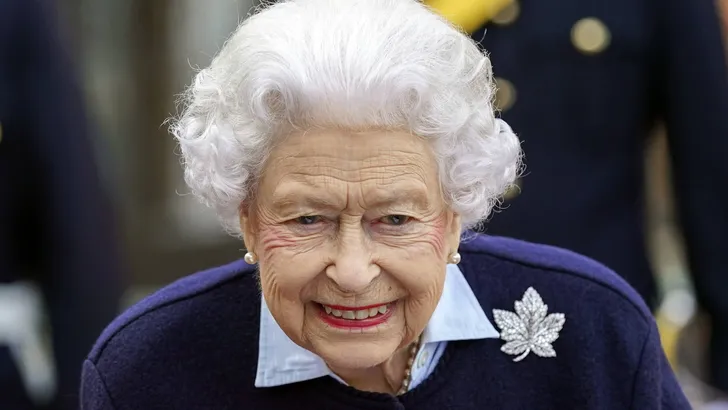 Queen Elizabeth II Meets the Royal Regiment of Canadian Artillery