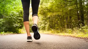 Waarom tien minuten wandelen de beste brainstormsessie is voor je brein