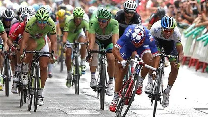 Bouhanni wint waaieretappe in Vuelta