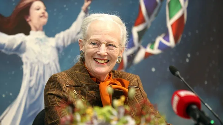 Koningin Margrethe schudt met Suikerfee
