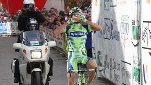 Vincenzo Nibali wint derde etappe in Trentino