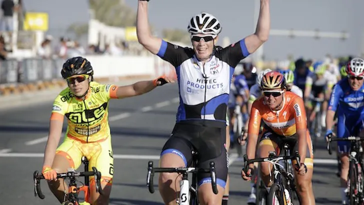 Wild sprint naar dagsucces in Ladies Tour of Qatar