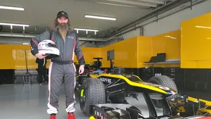 F1-clown William Storey maakt flinke claim: 'Ik ben sneller dan Stroll en Ricciardo' 