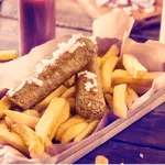 Geschiedenis van de frikandel: 'Hij is om op te vreten!'