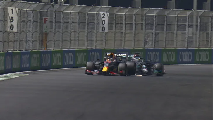 Hamilton zegeviert na controversiële GP Saoedi Arabië