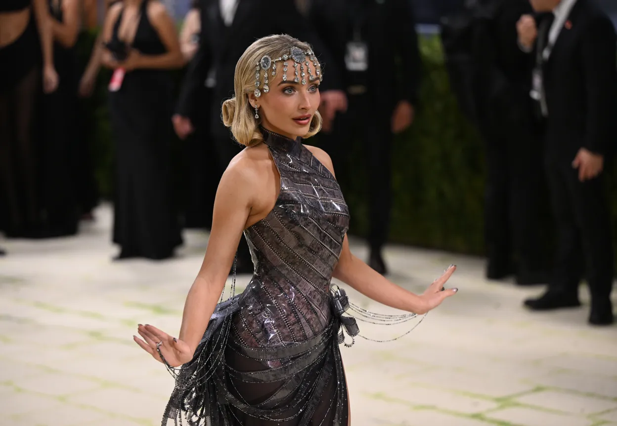 Sabrina Carpenter tijdens het Met Gala 2026.