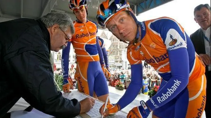 Jan Boven is bezig met zijn laatste koers