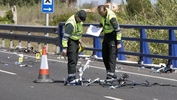 Spaans peloton woest: dronken automobilist rijdt fietsers dood bij Valencia