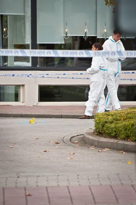 Sporenonderzoek bij het Antwerpse hotel waar Najeb Bouhbouh werd vermoord.