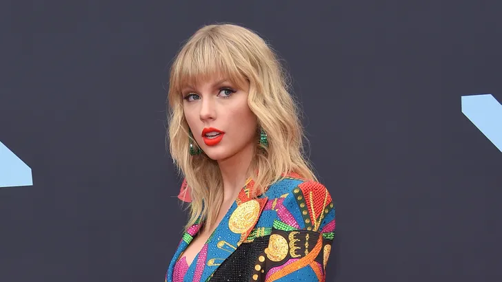 MTV VMA's 2019: John Travolta geeft award aan verkeerde Taylor Swift