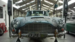 Buurtkinderen gebruikten hem als trampoline: dit 'wrak' op de oprit blijkt nu 1,2 miljoen waard