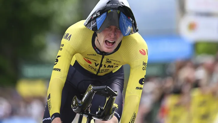 matteo jorgenson komt als eerste renner van visma over de streep in de ploegentijdrit