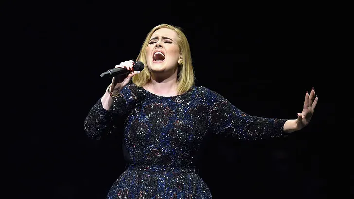 Zó lang is Adele van plan niet op tournee te gaan