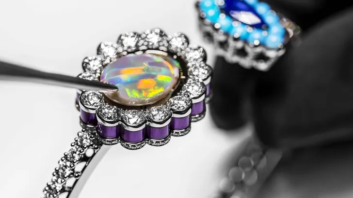 Fonkelende docu over de juwelen van Dior 