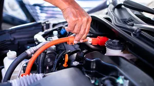 ‘Raak dit nooit aan, het kan je je leven kosten’: waarschuwing van sloopbedrijf over elektrische auto’s