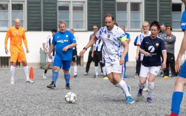 ...Maar op het veld wordt fanatiek gespeeld!