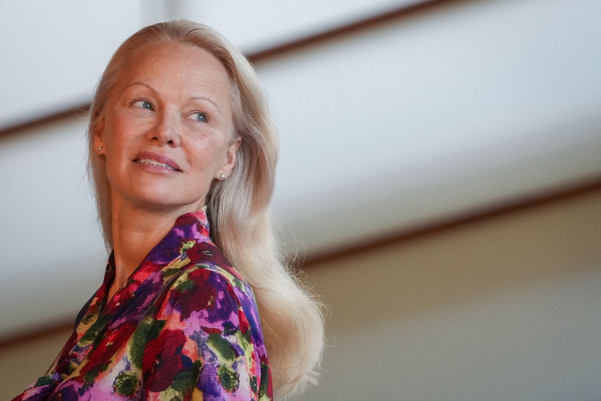 Pamela Anderson openhartig over verandering uiterlijk: 'Natuurlijk was het leuk, maar die persoon ben ik niet meer' | Nouveau