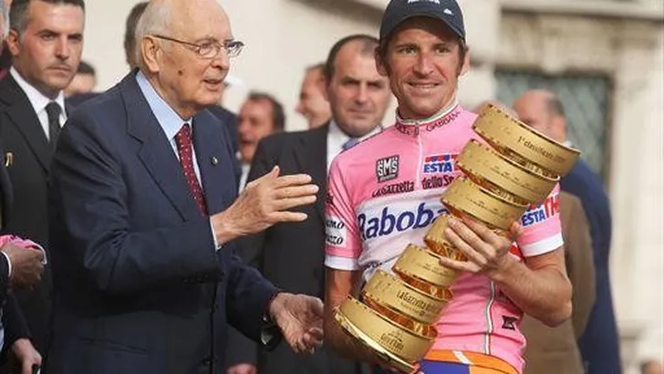 NIEUWE WIELER REVUE OVER GIRO EN MENCHOV