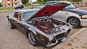 Vergeten in een donkere loods: na jaren stilstand blijkt dit 'wrak' een klein fortuin waard