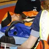 Video | Zware val Mark Cavendish door omstreden bidon op baan, Brit naar ziekenhuis 