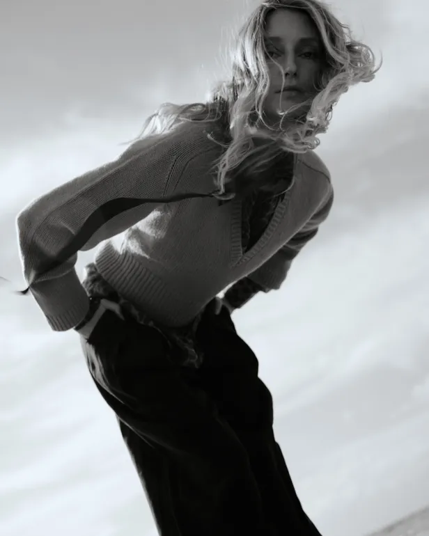 Trui: Ganni | Bloes: Dante6 | Broek: Arket