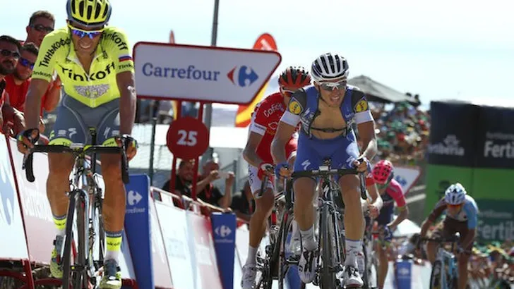 Vuelta: Quintana deelt mokerslag uit in heroïsche rit, Brambilla grijpt de etappe