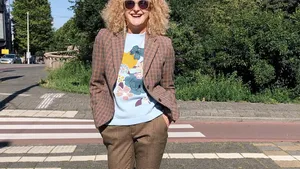 Zo draag je de geruite blazer dit seizoen!