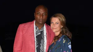 Foto van sjamaan Durek Verrett en prinses Märtha Louise. In hun nieuwe Netflix-documentaire vertellen zij over hun relatie.