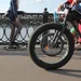 'De zomertrend waarbij een vrouw een tets op de kont krijgt van een passerende fatbiker is geboren'